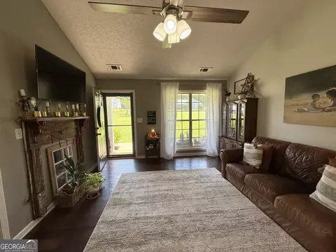425 Hampton Green Dr, Lagrange, GA 30240 photo 11