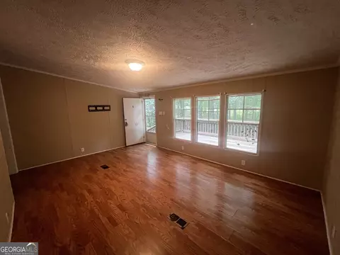 Living - 627 Sanders Rd, Hull, GA 30646 photo 8 of 10