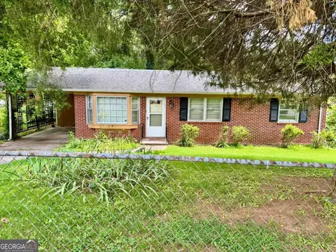 728 Rosalyn Dr, Marietta, GA 30062