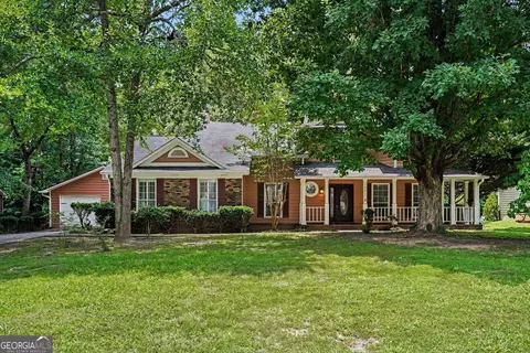 10035 Point View Dr, Jonesboro, GA 30238