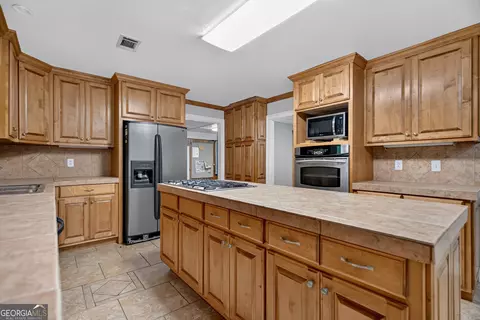 Kitchen - 150 Glenda Dr, Lagrange, GA 30241 photo 6 of 6