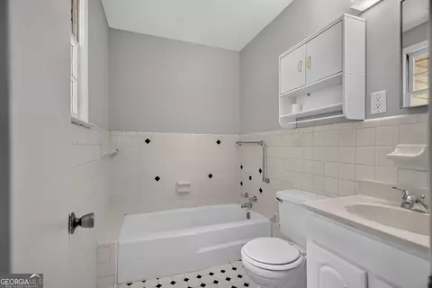 Bath - 150 Glenda Dr, Lagrange, GA 30241 photo 1 of 2