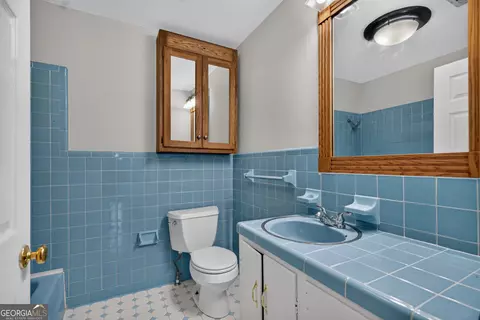 Bath - 150 Glenda Dr, Lagrange, GA 30241 photo 2 of 2