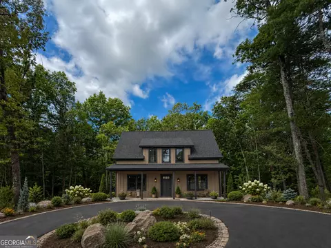 141 Forest Glen Dr, Cleveland, GA 30528