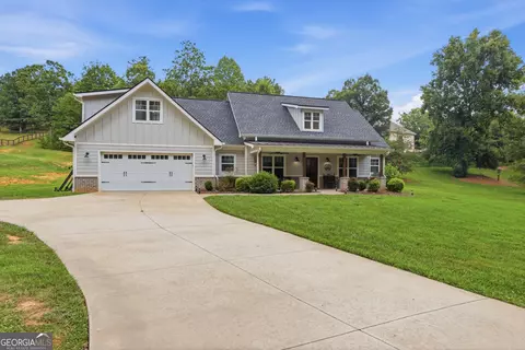 70 Stone Hearth Dr, Cleveland, GA 30528