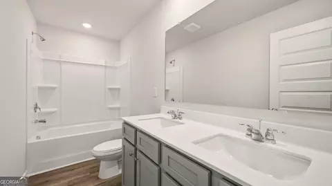 Bath - 455 Tate St, Monroe, GA 30655 photo 1 of 1