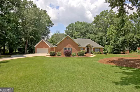135 Pendleton Trl, Tyrone, GA 30290 photo 2