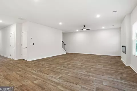 Living - 355 Jarrett St, Fairburn, GA 30213 photo 3 of 4