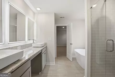 Bath - 355 Jarrett St, Fairburn, GA 30213 photo 1 of 3