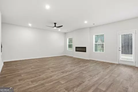 Living - 355 Jarrett St, Fairburn, GA 30213 photo 4 of 4