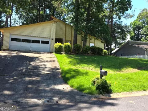 1002 NW Tahoe Trl NW, Lilburn, GA 30047
