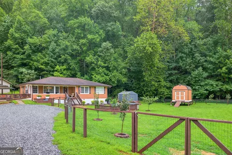 8 Taylor Rd, Helen, GA 30545