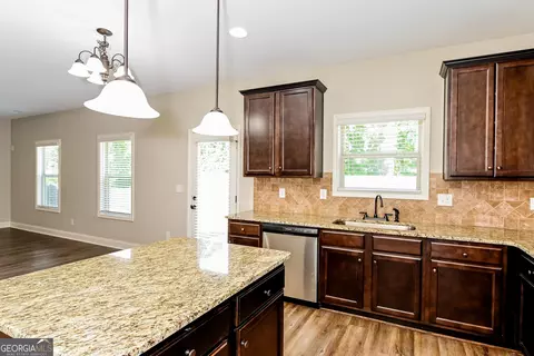 Kitchen - 2131 Bridgewater Pass, Hampton, GA 30228 photo 2 of 2