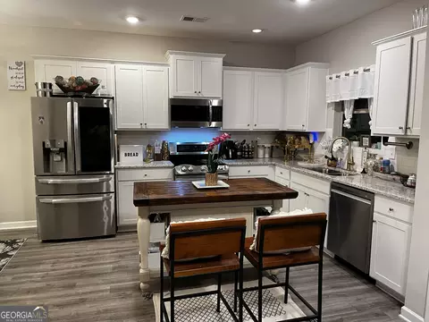 Kitchen - 436 Clematis Ct, Temple, GA 30179 photo 4 of 4