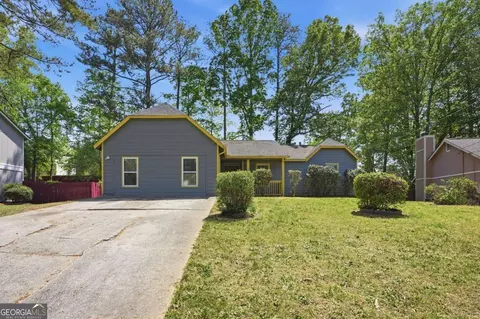 5420 Forest Downs Cir, College Park, GA 30349