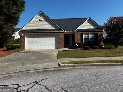 977 Village View Cir, Loganville, GA 30052