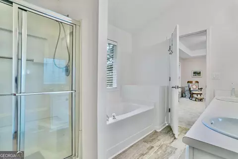 Bath - 4026 Mcdowell Dr, Acworth, GA 30101 photo 3 of 4
