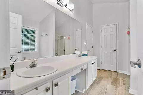 Bath - 4026 Mcdowell Dr, Acworth, GA 30101 photo 2 of 4