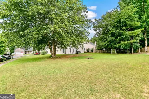 Exterior - 4026 Mcdowell Dr, Acworth, GA 30101 photo 6 of 8
