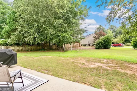 Exterior - 4026 Mcdowell Dr, Acworth, GA 30101 photo 5 of 8