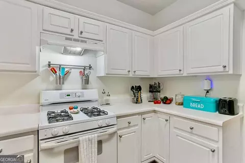 Kitchen - 4026 Mcdowell Dr, Acworth, GA 30101 photo 3 of 4