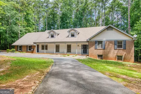 121 Stearman Rd, Fayetteville, GA 30214