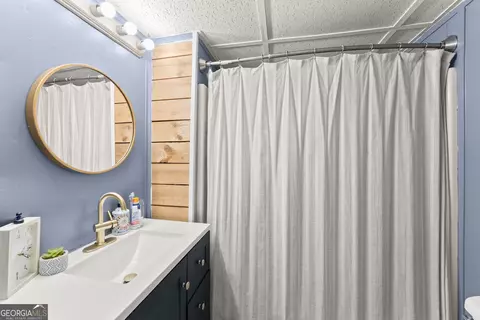 Bath - 48 Chestnut St, Commerce, GA 30529 photo 1 of 1