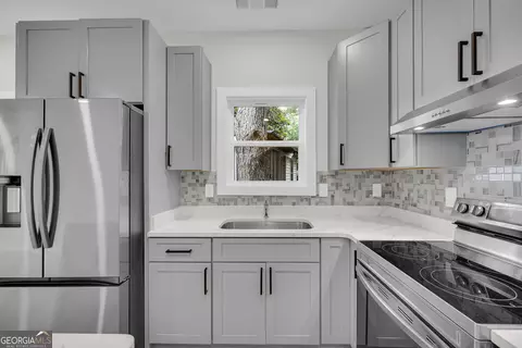 Kitchen - 114 Emily St, Toccoa, GA 30577 photo 2 of 4
