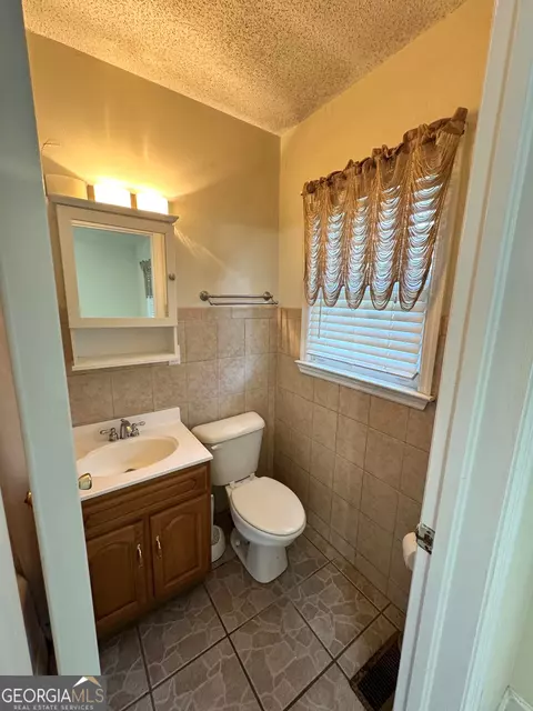 Bath - 17 Deforest Ave, Trion, GA 30753 photo 2 of 4
