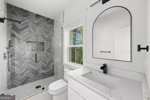 Bath - 3784 Pine Needle Dr, Duluth, GA 30096 photo 9 of 10