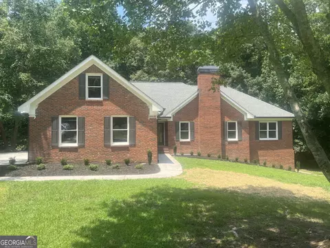 1055 Windridge Dr, Loganville, GA 30052