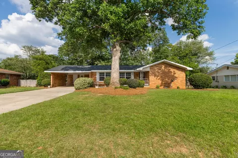 608 Meadowridge Dr, Warner Robins, GA 31093