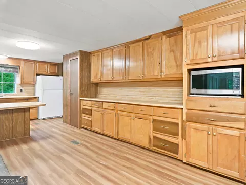 Kitchen - 370 Thompson Ln, Jasper, GA 30143 photo 4 of 6