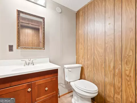 Bath - 370 Thompson Ln, Jasper, GA 30143 photo 1 of 3