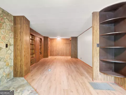 Living - 370 Thompson Ln, Jasper, GA 30143 photo 5 of 6