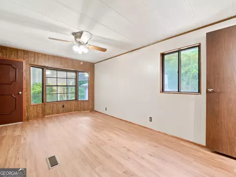 Living - 370 Thompson Ln, Jasper, GA 30143 photo 6 of 6