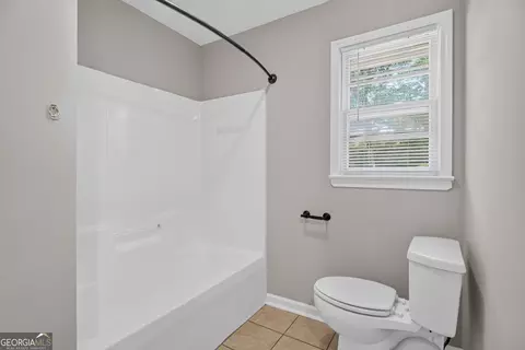 Bath - 204 S Chilton Cres, Lagrange, GA 30240 photo 2 of 2