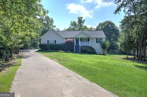 49 Indian Hills Dr, Rydal, GA 30171