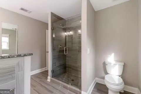Bath - 4473 Circassian Pl, Gainesville, GA 30507 photo 3 of 4