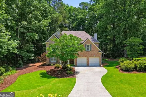 6795 Fox Creek Dr, Cumming, GA 30040