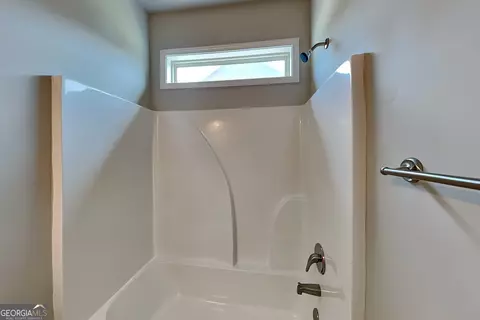 Bath - 2947 Boulder Ridge Dr, Dacula, GA 30019 photo 2 of 5