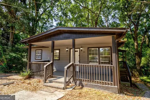 195 Royal Ct, Athens, GA 30601