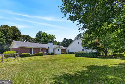 Exterior - 201 Moccasin Trl, Lagrange, GA 30241 photo 4 of 7