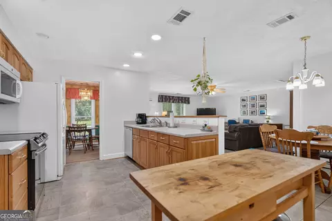 Kitchen - 201 Moccasin Trl, Lagrange, GA 30241 photo 1 of 3