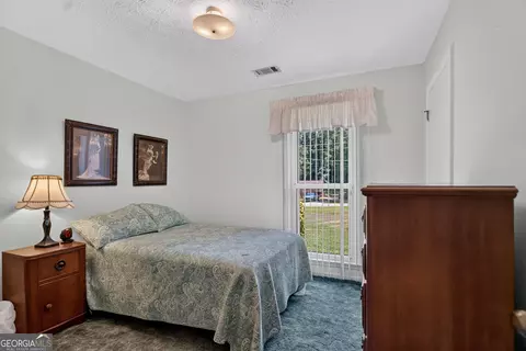 Bedroom - 201 Moccasin Trl, Lagrange, GA 30241 photo 4 of 6