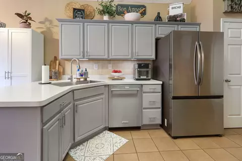 Kitchen - 65 Berkshire Keep, Covington, GA 30016 photo 2 of 5