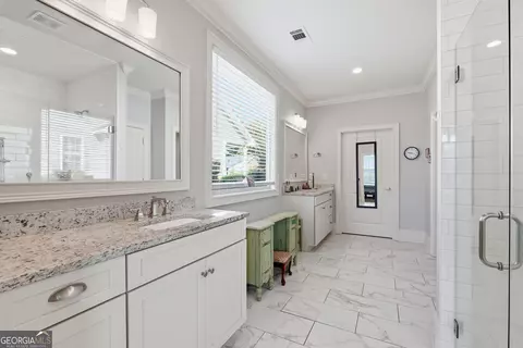 Bath - 241 Legacy Dr, Demorest, GA 30535 photo 2 of 7