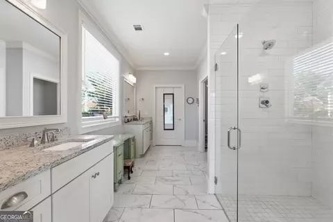 Bath - 241 Legacy Dr, Demorest, GA 30535 photo 1 of 7