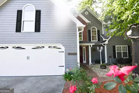 2957 Forest Ct, Loganville, GA 30052