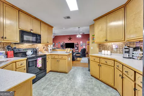 Kitchen - 30 Bermuda Way, Covington, GA 30016 photo 3 of 4